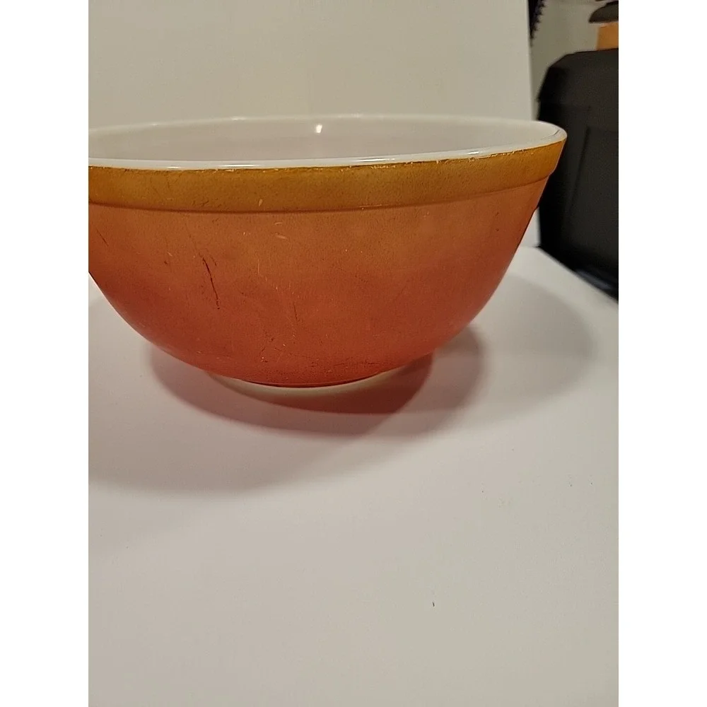 PYREX Vintage Flamingo  Nesting  Mixing Bowl.‎  Orange.   403  2.5 Quart